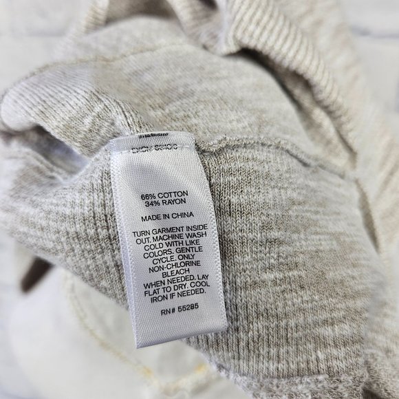 NWT Express Size S Gray Knit Cold Shoulder 3/4 Cutout Sleeve Tunic Top Round Hem - Picture 8 of 9